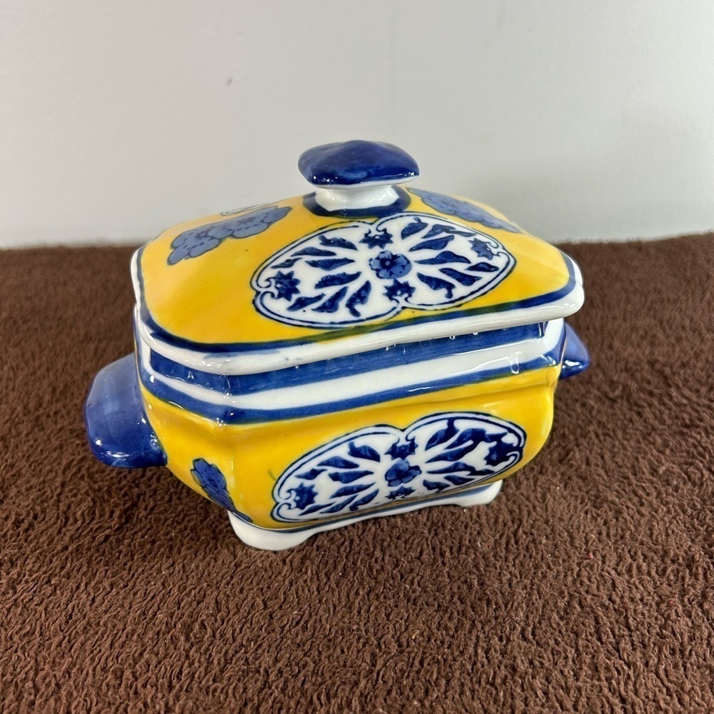 Vintage Japanese lidded trinket dish